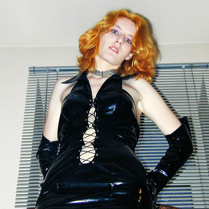 Domina – 4